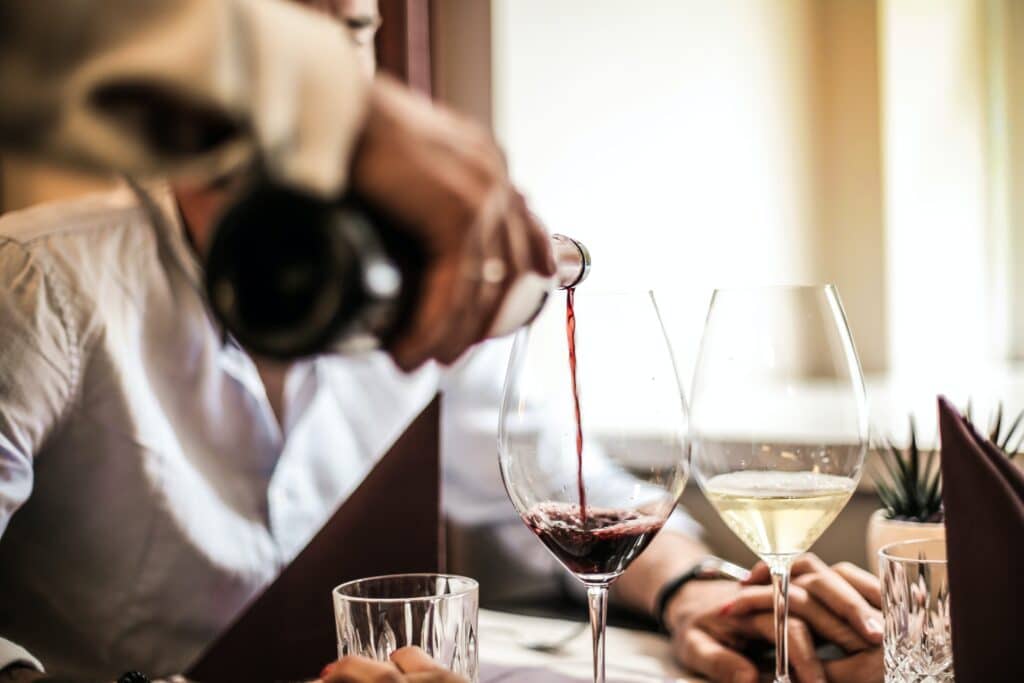 Serveur de cafés, de restaurants